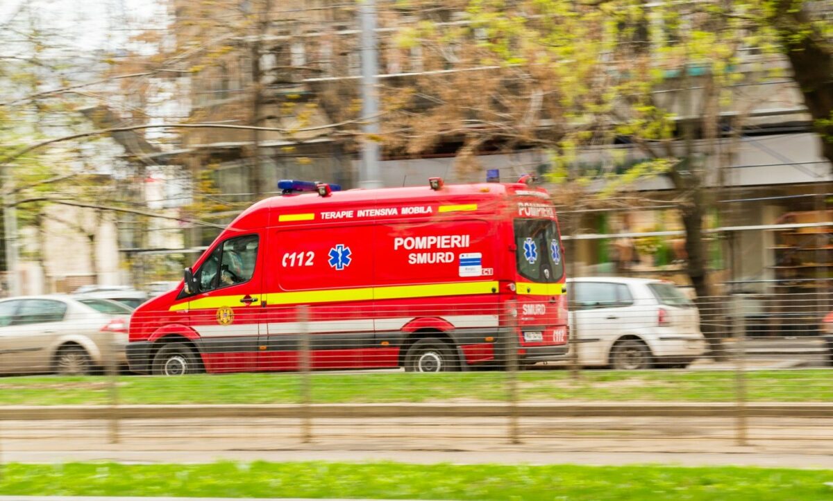 Accident mortal în Arad! Un șofer băut a lovit cu mașina doi pietoni și a fugit de la locul accidentului