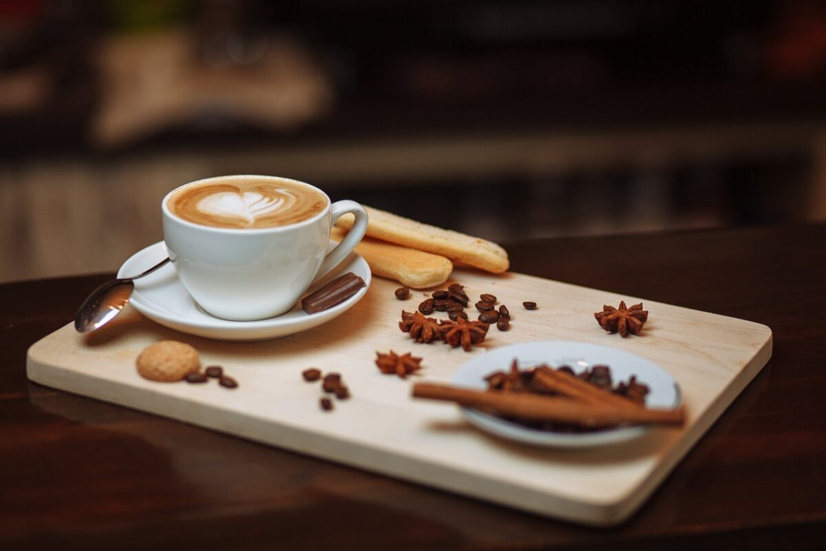 Nu e o glumă! Cât a plătit o româncă pentru o cafea, în Paris: „Cea mai scumpă din viața mea”