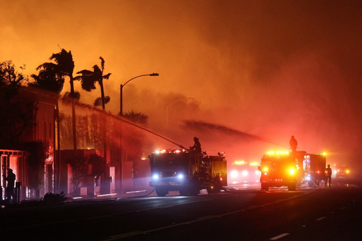 ”Zici că vine sfârșitul lumii”. Mărturiile șocante ale oamenilor care au fost afectați de incendiile din LA